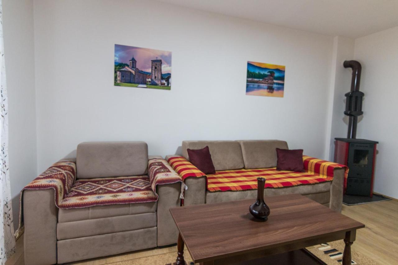 Apartman Olga ペルチャツ エクステリア 写真